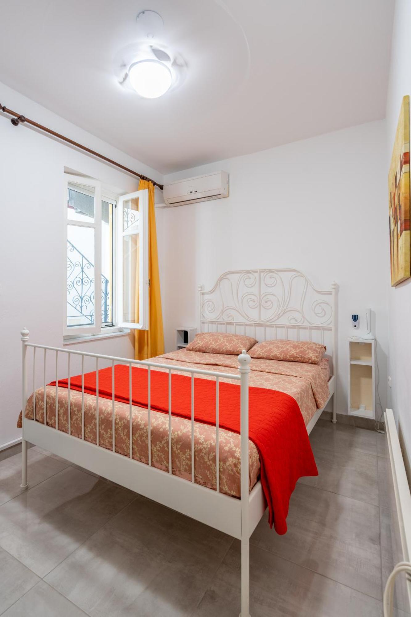 Psiri Gem From In Vivo Apartments- Spacious 1St Floor Apartment With Balcony In Athens' Historic Center Exterior foto