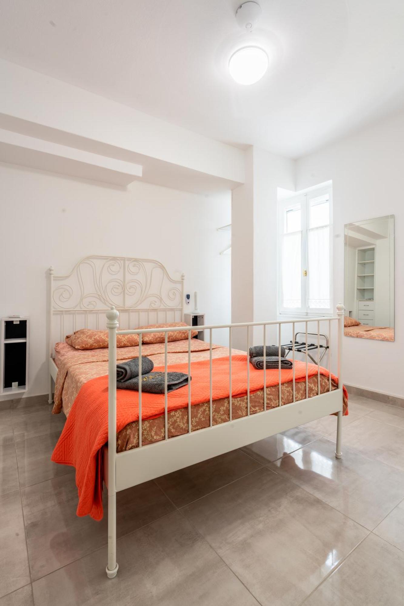 Psiri Gem From In Vivo Apartments- Spacious 1St Floor Apartment With Balcony In Athens' Historic Center Exterior foto