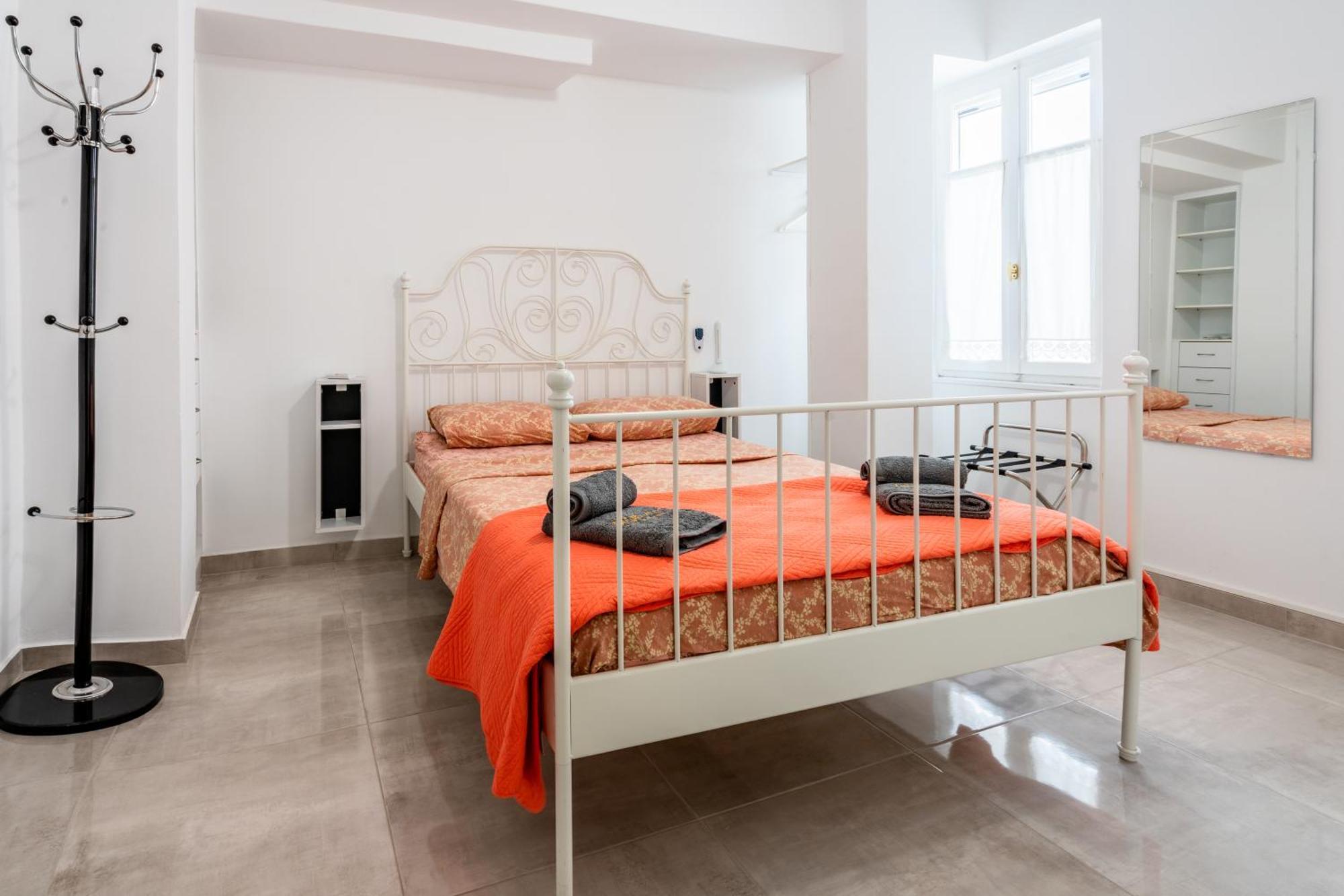 Psiri Gem From In Vivo Apartments- Spacious 1St Floor Apartment With Balcony In Athens' Historic Center Exterior foto